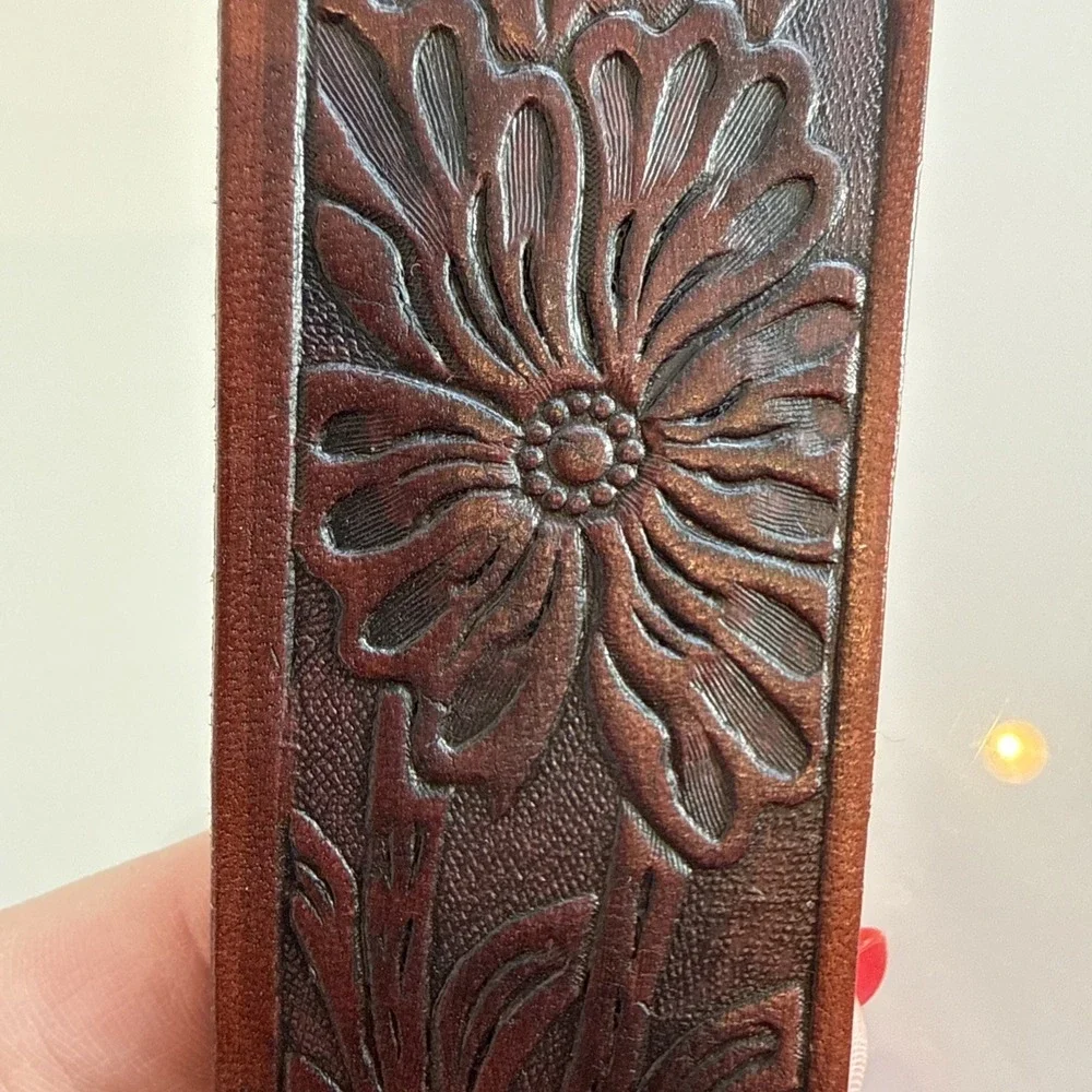 Beautiful Mens Western Embossed Leather Belt Size 40 Marked 2006 By IVAN
